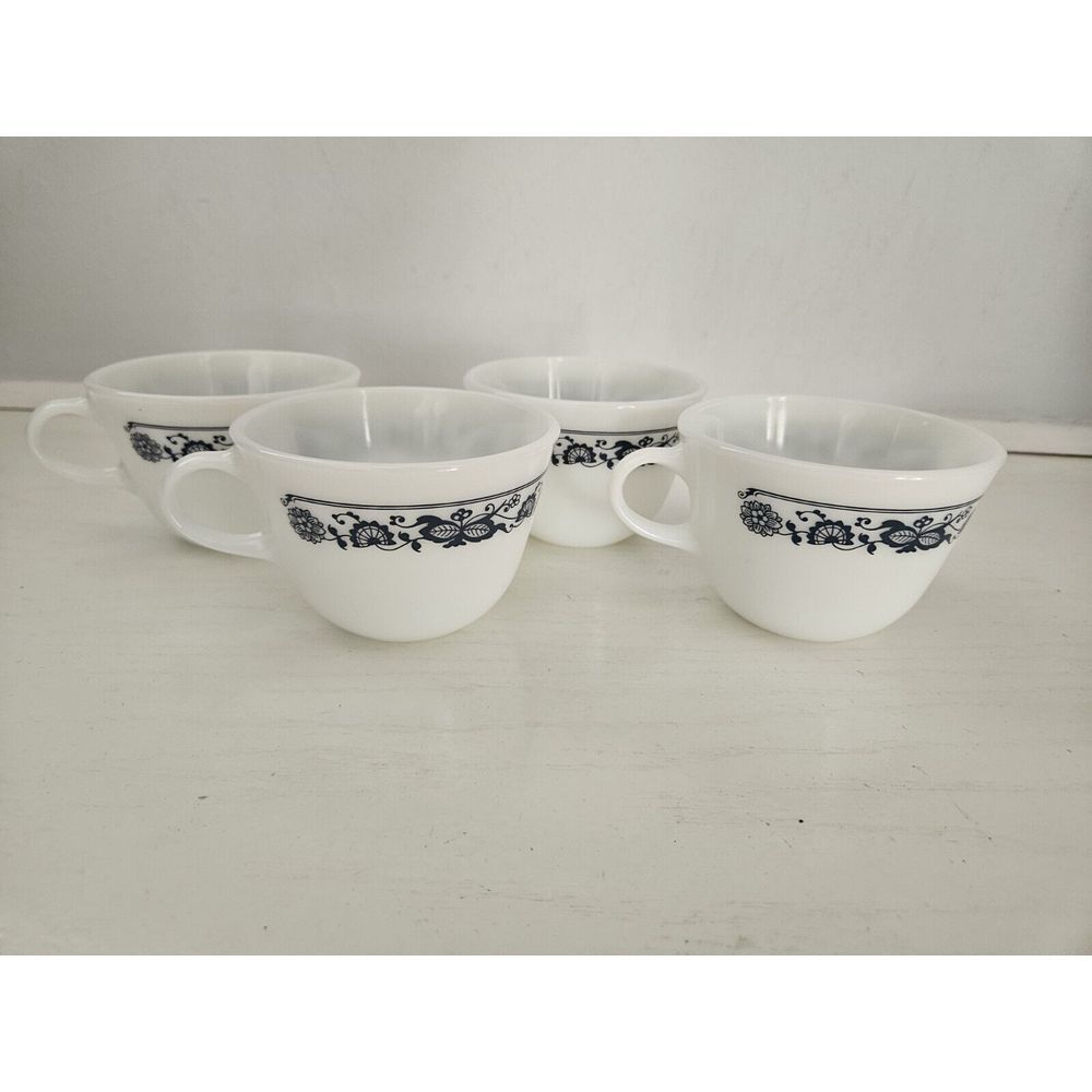 Vintage Pyrex Corning Milk Glass Old Town Blue Onion Coffee Cups Mugs Set‎ of 4